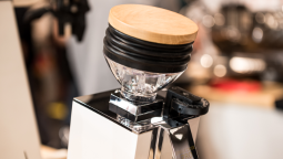 Single Dose vs. Hopper Grinding: Which Setup Suits Your Home Coffee Routine?
