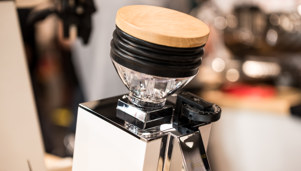 Single Dose vs. Hopper Grinding: Which Setup Suits Your Home Coffee Routine?